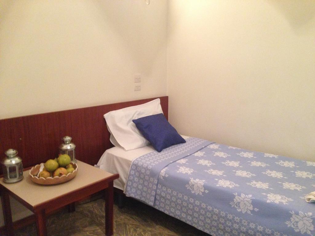 Noufara Hotel Kamena Vourla Cameră foto