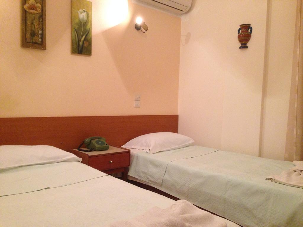 Noufara Hotel Kamena Vourla Cameră foto